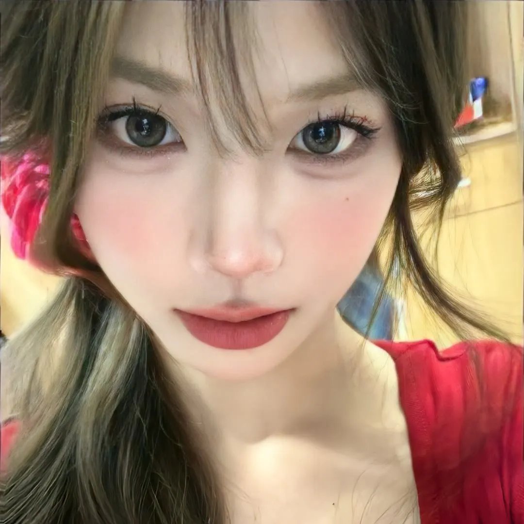 戴红头巾的女孩